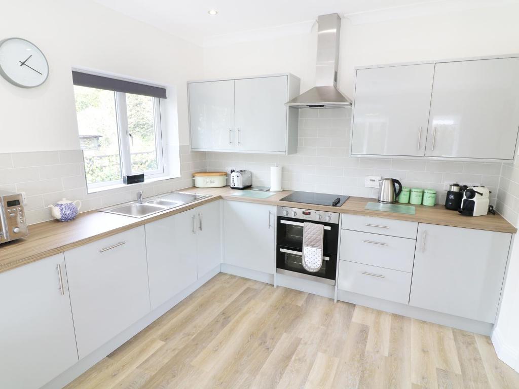 Wysteria Cottage, Windermere room 4