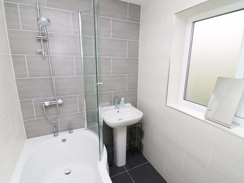 Wysteria Cottage, Windermere room 5