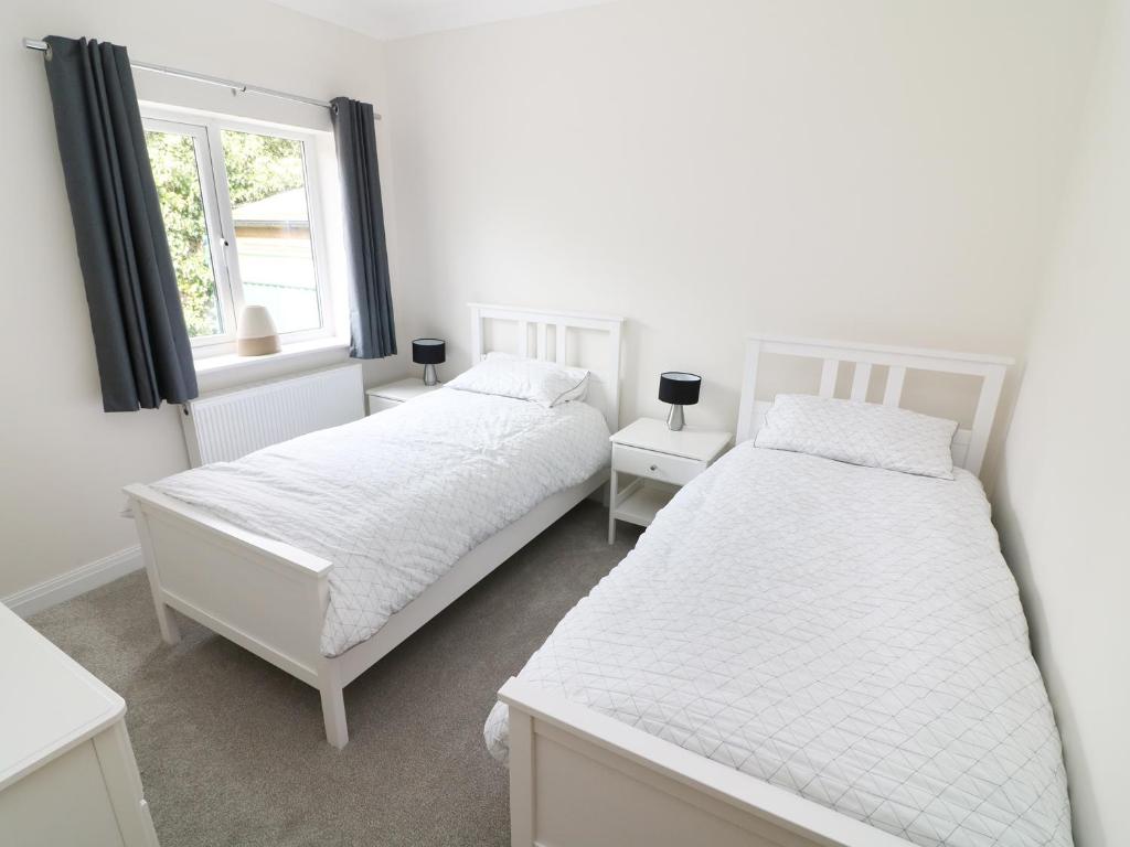 Wysteria Cottage, Windermere room 6